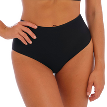 Load image into Gallery viewer, Smooth seamless high waist brief in black

