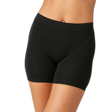 Load image into Gallery viewer, Wacoal Comfort Intended Chafing Short black 
